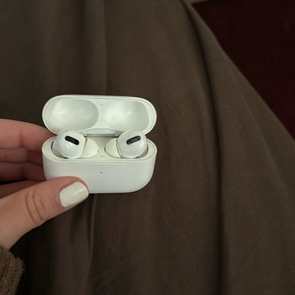 Apple Air pods pro 1st generation used
